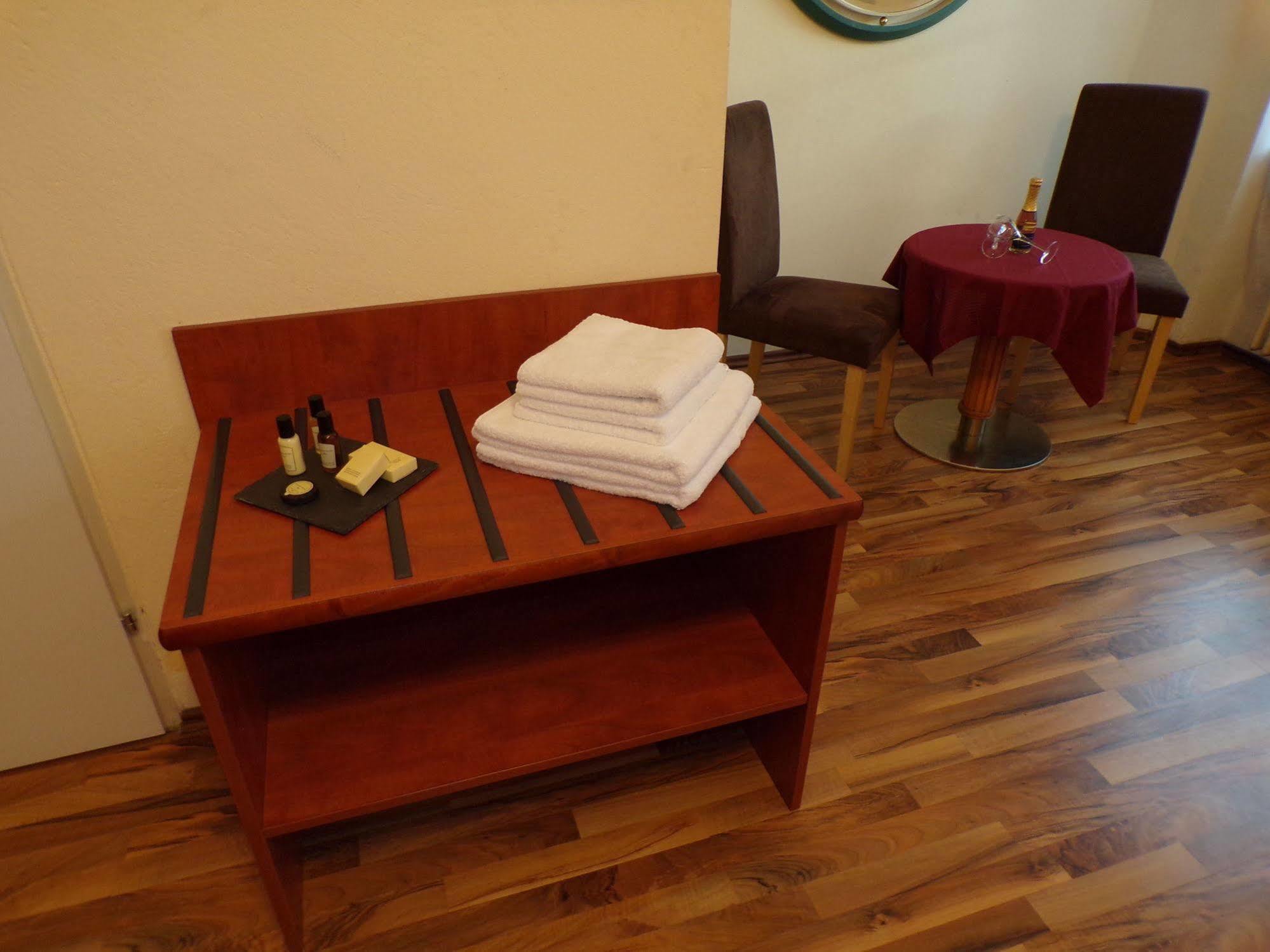 Gaestehaus Residenz Lapeiner Portschach am Woerthersee Ngoại thất bức ảnh